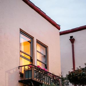 Courtyard Queen Room